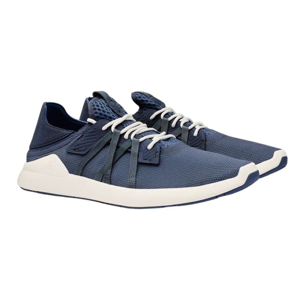 OLUKAI HOLO LIKE NEW SIZE 11. CASUAL SHOE. SUPER COMFY. EXCELLENT.